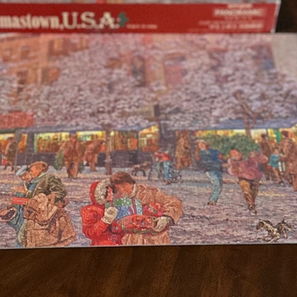 Panoramic Christmas Town USA, 700 piece puzzle - Picture 3 of 7